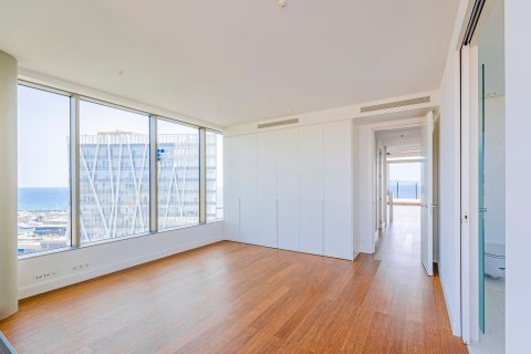 Apartamento de 4 dormitorios en venta en Barcelona, Cataluña, Spain № 3597 - foto 21
