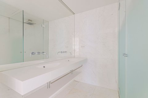 Apartamento de 4 dormitorios en venta en Barcelona, Cataluña, Spain № 3597 - foto 8