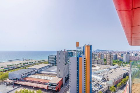 Apartamento de 4 dormitorios en venta en Barcelona, Cataluña, Spain № 3597 - foto 5