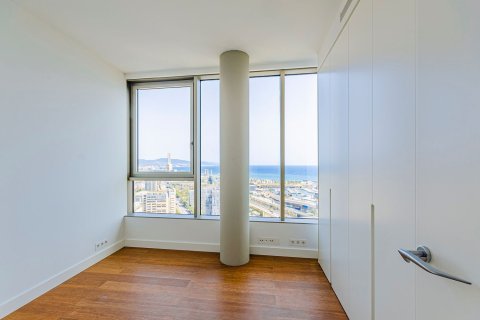 Apartamento de 4 dormitorios en venta en Barcelona, Cataluña, Spain № 3597 - foto 30