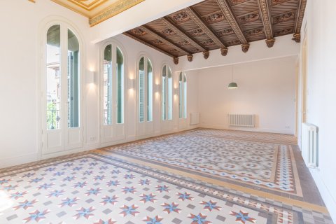 Apartamento de 2 dormitorios en venta en Barcelona, Cataluña, Spain № 3594 - foto 27