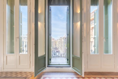 Apartamento de 2 dormitorios en venta en Barcelona, Cataluña, Spain № 3594 - foto 17