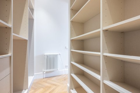 Apartamento de 2 dormitorios en venta en Barcelona, Cataluña, Spain № 3594 - foto 29