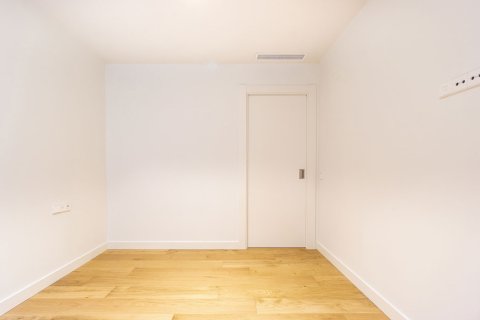 Купить квартиру в Барселона, Испания с 3 комнаты, 91м², № 3591 - фото 6