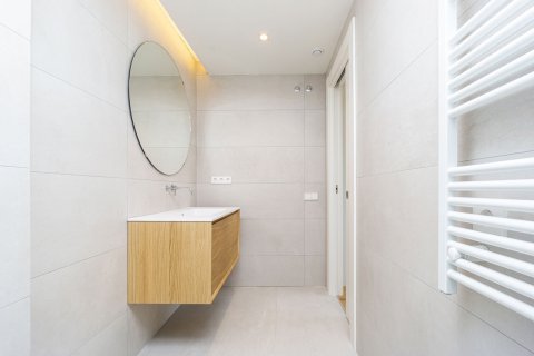 Купить квартиру в Барселона, Испания с 3 комнаты, 91м², № 3591 - фото 8