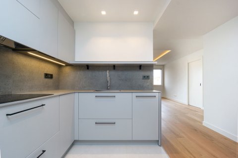 Купить квартиру в Барселона, Испания с 3 комнаты, 91м², № 3591 - фото 12