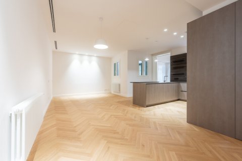 Apartamento de 2 dormitorios en venta en Barcelona, Cataluña, Spain № 3592 - foto 17