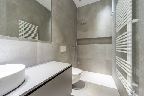 Apartamento de 2 dormitorios en venta en Barcelona, Cataluña, Spain № 3592 - foto 12