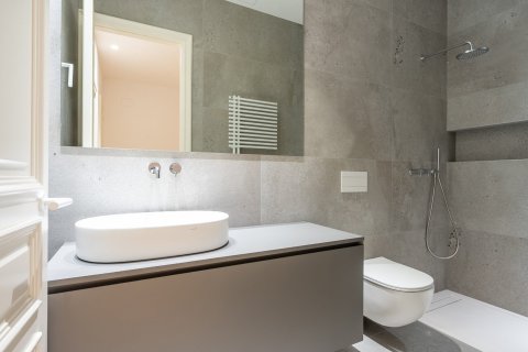 Apartamento de 2 dormitorios en venta en Barcelona, Cataluña, Spain № 3592 - foto 14