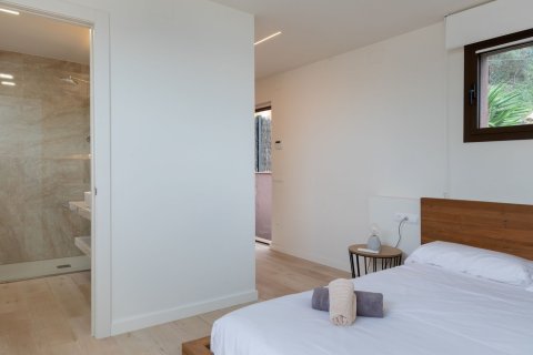 Сasa de 4 dormitorios en venta en Begur, Gerona, Cataluña, Spain № 6793 - foto 9