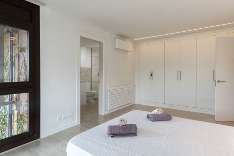 Сasa de 4 dormitorios en venta en Begur, Gerona, Cataluña, Spain № 6793 - foto 17