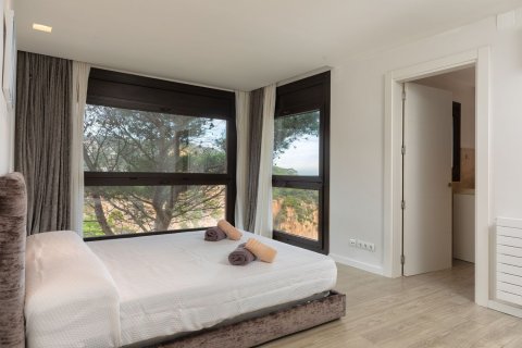 Сasa de 4 dormitorios en venta en Begur, Gerona, Cataluña, Spain № 6793 - foto 19