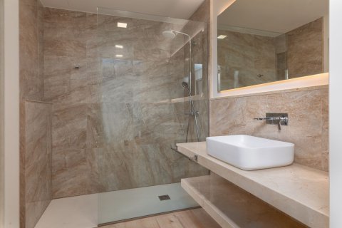 Сasa de 4 dormitorios en venta en Begur, Gerona, Cataluña, Spain № 6793 - foto 10