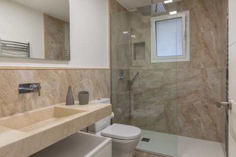 Сasa de 4 dormitorios en venta en Begur, Gerona, Cataluña, Spain № 6793 - foto 13