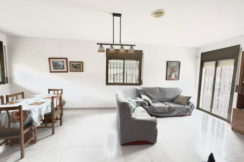 Сasa de 4 dormitorios en venta en Coma-Ruga, Tarragona, Cataluña, Spain № 6795 - foto 17