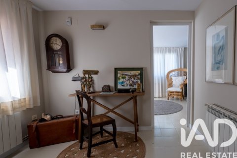 3 bedrooms house for sale in Alcoletge, Lleida, Catalonia, Spain № 7505 - photo 8