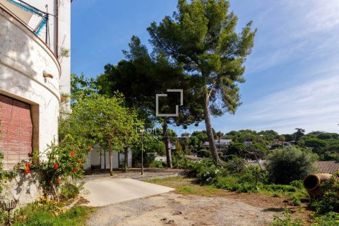 Villa de 9 dormitorios en venta en Premia De Dalt, Barcelona, Cataluña, Spain № 4502 - foto 27