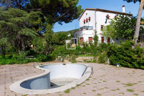 Villa de 9 dormitorios en venta en Premia De Dalt, Barcelona, Cataluña, Spain № 4502 - foto 25