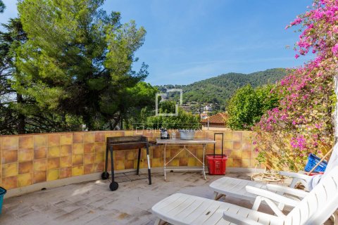 Villa de 9 dormitorios en venta en Premia De Dalt, Barcelona, Cataluña, Spain № 4502 - foto 20
