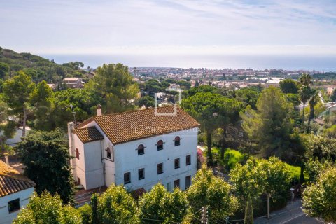 Villa de 9 dormitorios en venta en Premia De Dalt, Barcelona, Cataluña, Spain № 4502