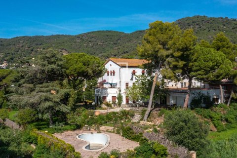 Villa de 9 dormitorios en venta en Premia De Dalt, Barcelona, Cataluña, Spain № 4502 - foto 2