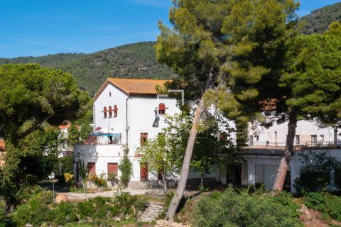Villa de 9 dormitorios en venta en Premia De Dalt, Barcelona, Cataluña, Spain № 4502 - foto 22