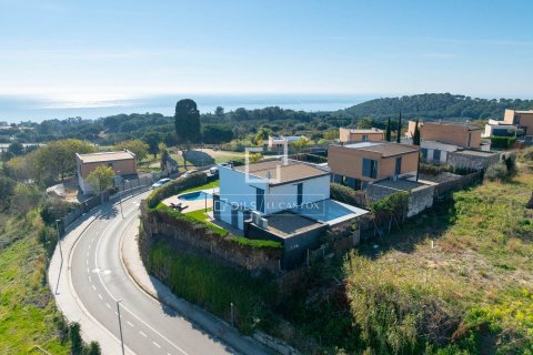 Villa de 4 dormitorios en venta en Sant Vicenc De Montalt, Barcelona, Cataluña, Spain № 3861 - foto 28