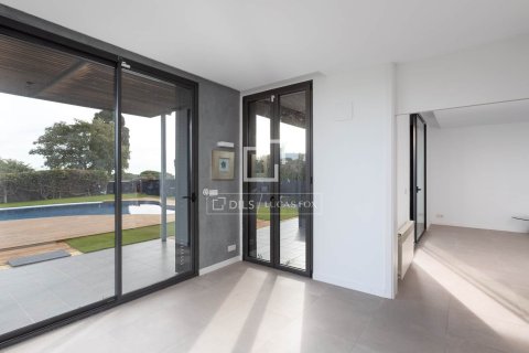 Villa de 4 dormitorios en venta en Sant Vicenc De Montalt, Barcelona, Cataluña, Spain № 3861 - foto 5