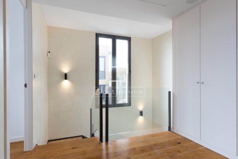 Villa de 4 dormitorios en venta en Sant Vicenc De Montalt, Barcelona, Cataluña, Spain № 3861 - foto 11