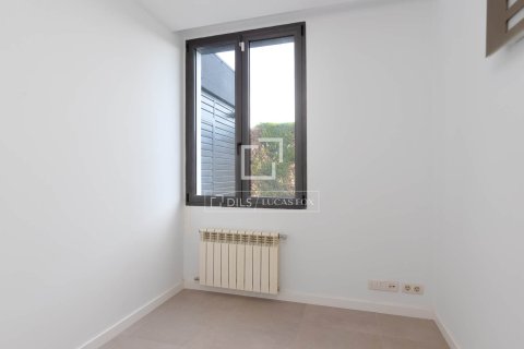 Villa de 4 dormitorios en venta en Sant Vicenc De Montalt, Barcelona, Cataluña, Spain № 3861 - foto 21