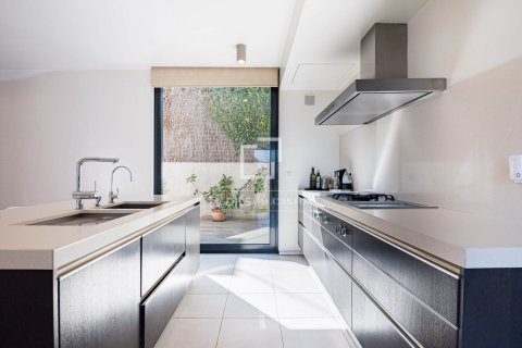 Villa de 6 dormitorios en venta en Sant Cugat del Vallès, Barcelona, Cataluña, Spain № 6394 - foto 24