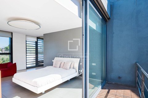 Villa de 6 dormitorios en venta en Sant Cugat del Vallès, Barcelona, Cataluña, Spain № 6394 - foto 29