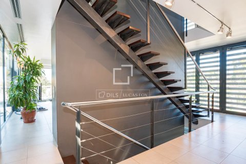 Villa de 6 dormitorios en venta en Sant Cugat del Vallès, Barcelona, Cataluña, Spain № 6394 - foto 17