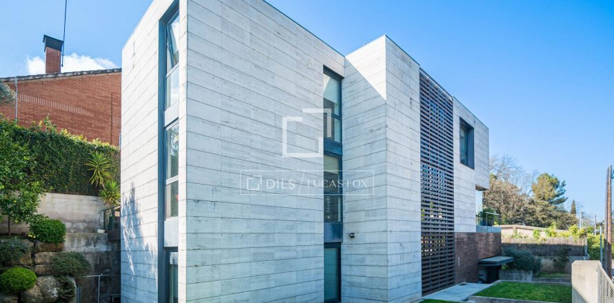 Villa de 6 dormitorios en venta en Sant Cugat del Vallès, Barcelona, Cataluña, Spain № 6394