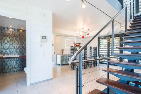 Villa de 6 dormitorios en venta en Sant Cugat del Vallès, Barcelona, Cataluña, Spain № 6394 - foto 16