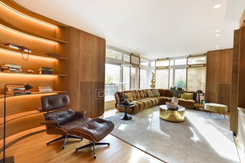 4 bedrooms apartment for sale in Barcelona, Catalonia, Spain № 6395 - photo 6