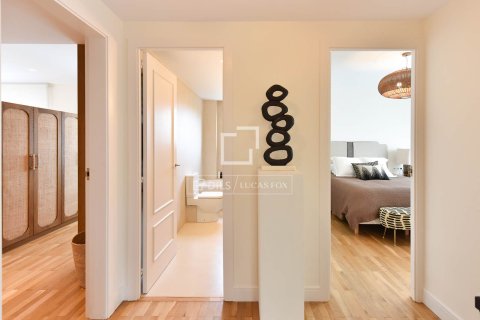 4 bedrooms apartment for sale in Barcelona, Catalonia, Spain № 6395 - photo 15