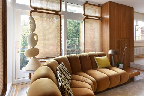 4 bedrooms apartment for sale in Barcelona, Catalonia, Spain № 6395 - photo 4