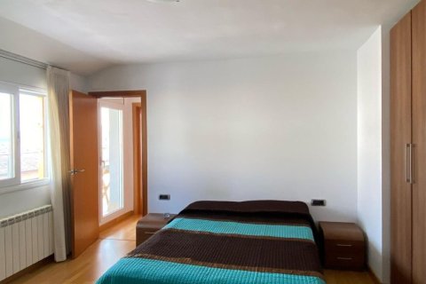Dúplex de 5 dormitorios en venta en Terrassa, Barcelona, Cataluña, Spain № 7550 - foto 16