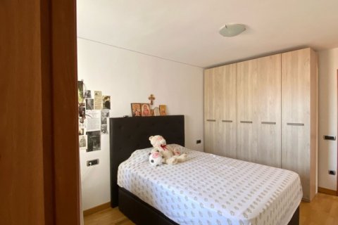 Dúplex de 5 dormitorios en venta en Terrassa, Barcelona, Cataluña, Spain № 7550 - foto 18