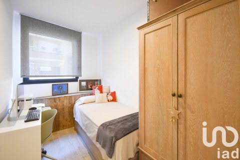 Apartamento de 3 dormitorios en venta en Vilanova i la Geltrú, Barcelona, Cataluña, Spain № 7549 - foto 26