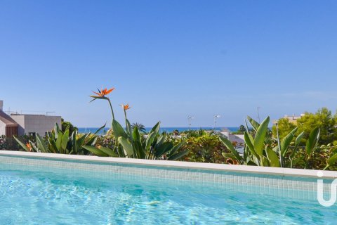 Apartamento de 3 dormitorios en venta en Vilanova i la Geltrú, Barcelona, Cataluña, Spain № 7549