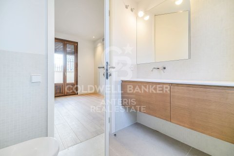 Ático de 2 dormitorios en venta en Barcelona, Cataluña, Spain № 5336 - foto 14