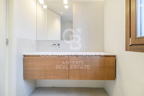 Ático de 2 dormitorios en venta en Barcelona, Cataluña, Spain № 5336 - foto 18