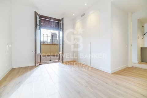 Ático de 2 dormitorios en venta en Barcelona, Cataluña, Spain № 5336 - foto 12