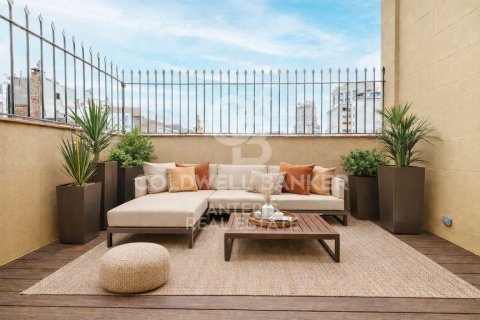 Ático de 2 dormitorios en venta en Barcelona, Cataluña, Spain № 5336 - foto 5