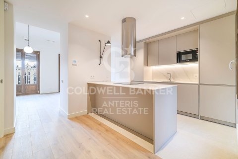Ático de 2 dormitorios en venta en Barcelona, Cataluña, Spain № 5336 - foto 11