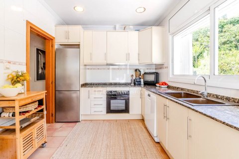 Villa de 4 dormitorios en venta en Sitges, Barcelona, Cataluña, Spain № 6593 - foto 9