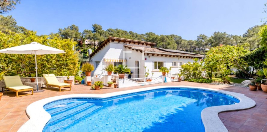 Villa de 4 dormitorios en venta en Sitges, Barcelona, Cataluña, Spain № 6593