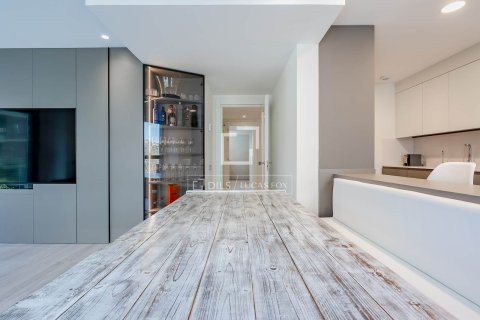 Apartamento de 3 dormitorios en venta en Esplugues de Llobregat, Barcelona, Cataluña, Spain № 6590 - foto 9